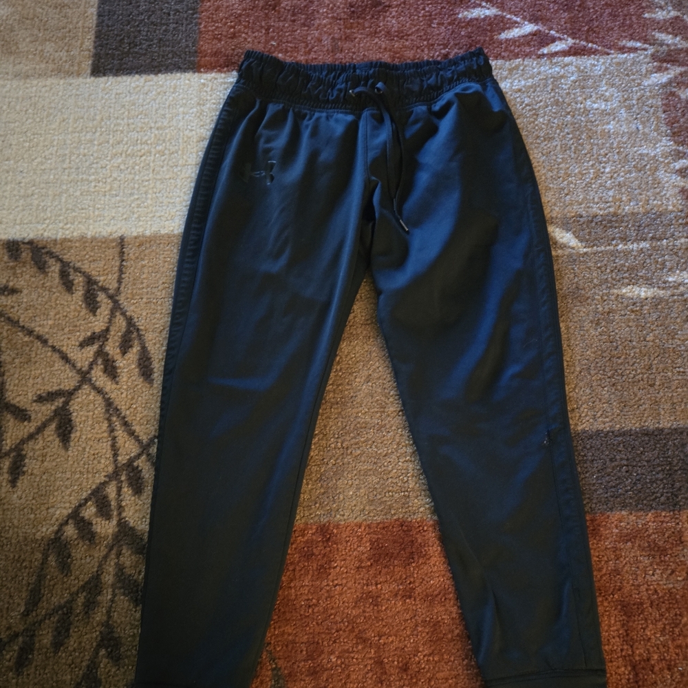 Under Armour Black Jogger/Sweats Size Small - Fleece Lining